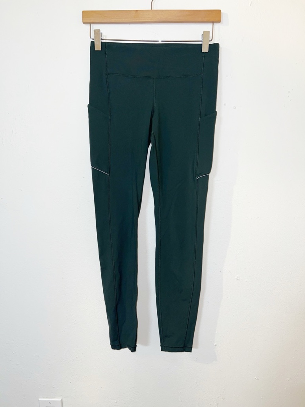 Lululemon Speed Up Tight Dark Green High-Waist Pocket Refleftive Leggings